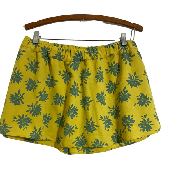 Zara yellow palm trees shorts elastic waist. Size medium/large. Yellow green - Picture 4 of 7